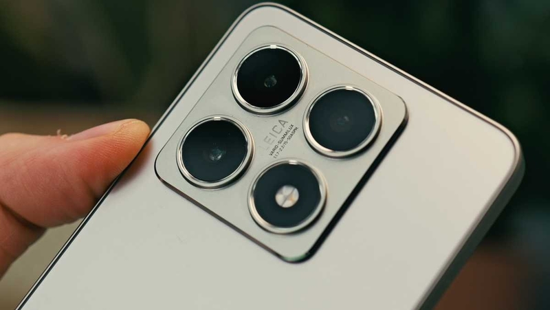 So sánh Xiaomi 14T và OPPO Reno13 6