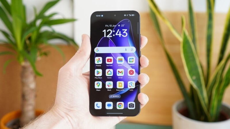 So sánh Xiaomi 14T và OPPO Reno13 7