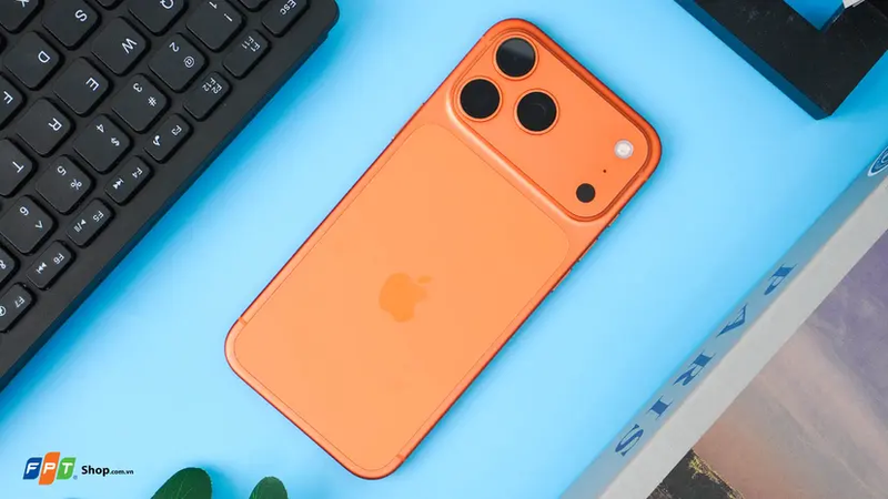 So sánh Xiaomi 15 Ultra và iPhone 17 Pro Max - hình 1