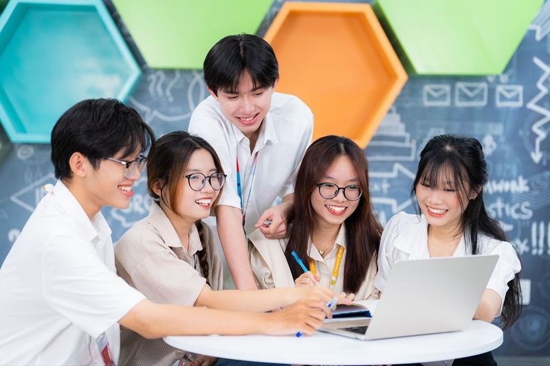 Hướng dẫn điền mẫu sơ yếu lý lịch sinh viên chuẩn nhất 2026
