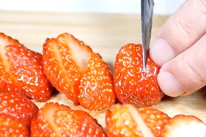 socola bark dâu tây và hạt dẻ cười hình 2