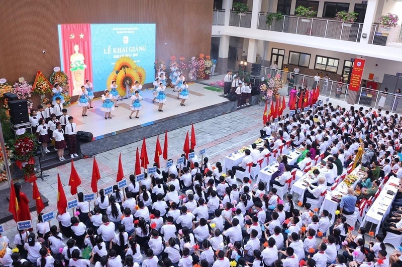 status-khai-giang-0.jpg