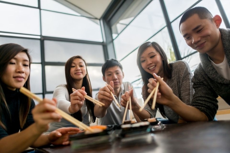status về bạn bè hấp dẫn