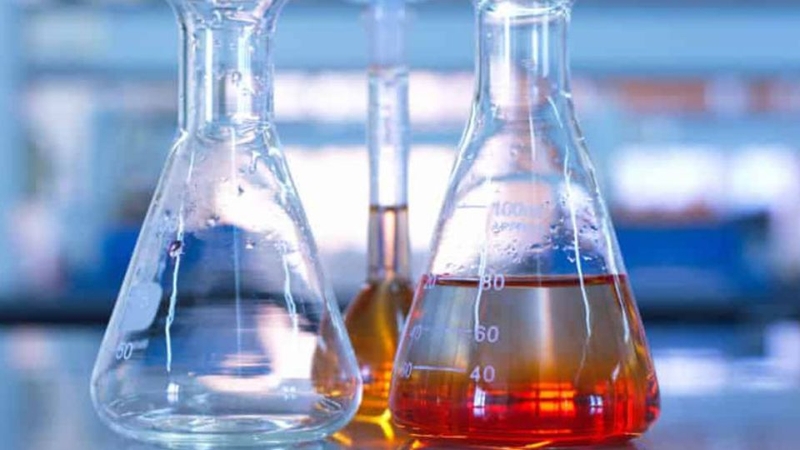 Phản ứng với dung dịch test chuyên dụng