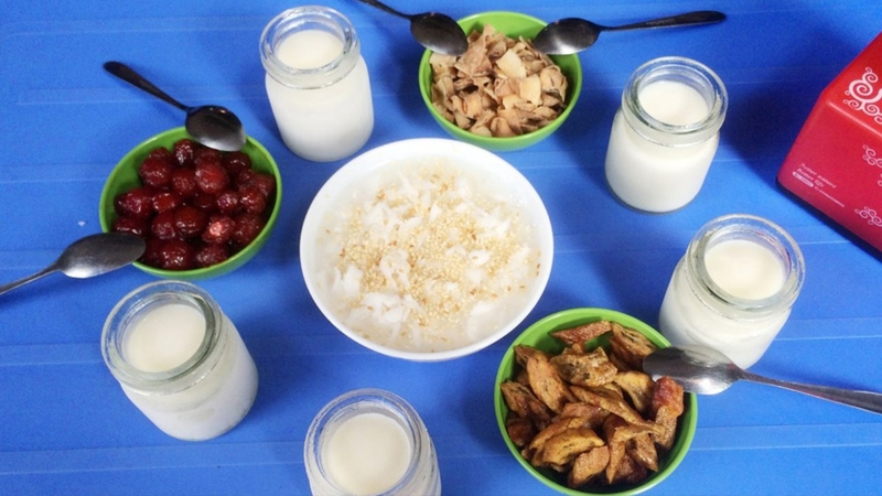 Món sữa chua tại quán cô Cương ở Hạ Long