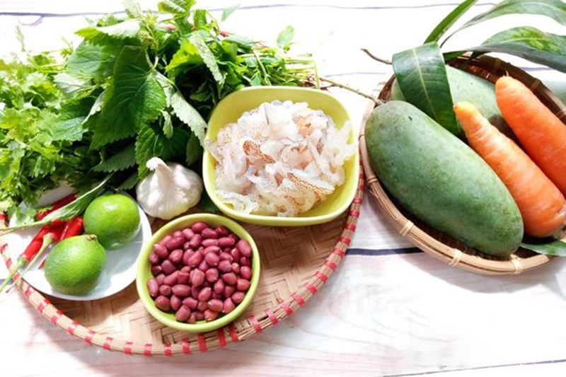 Nguyên liệu đi kèm với món sứa đỏ