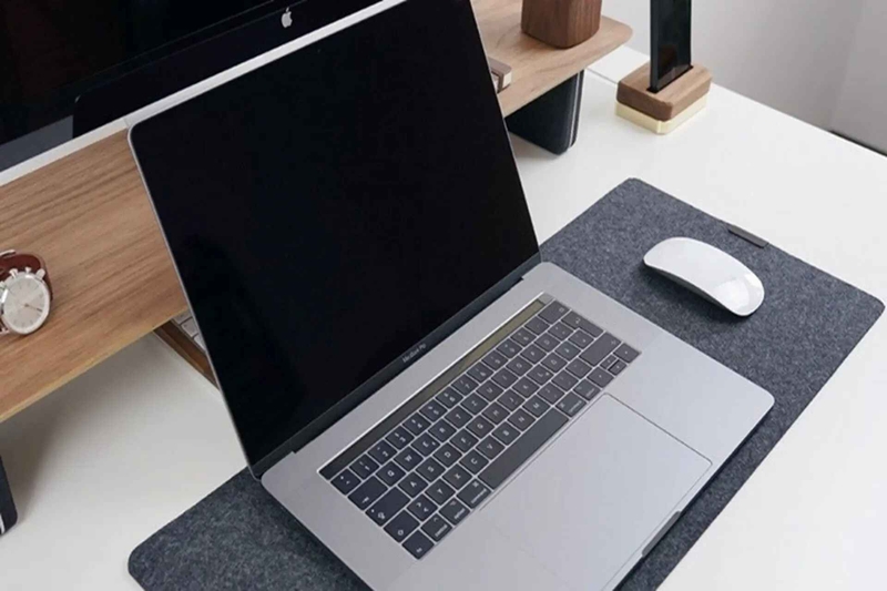 sửa laptop bị lỗi đèn nền hình 1