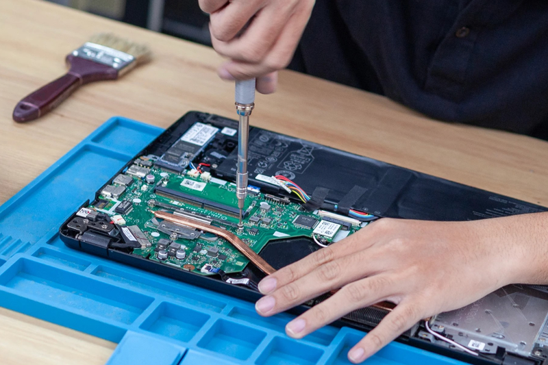 Sửa laptop bị vô nước bao nhiêu tiền (4)