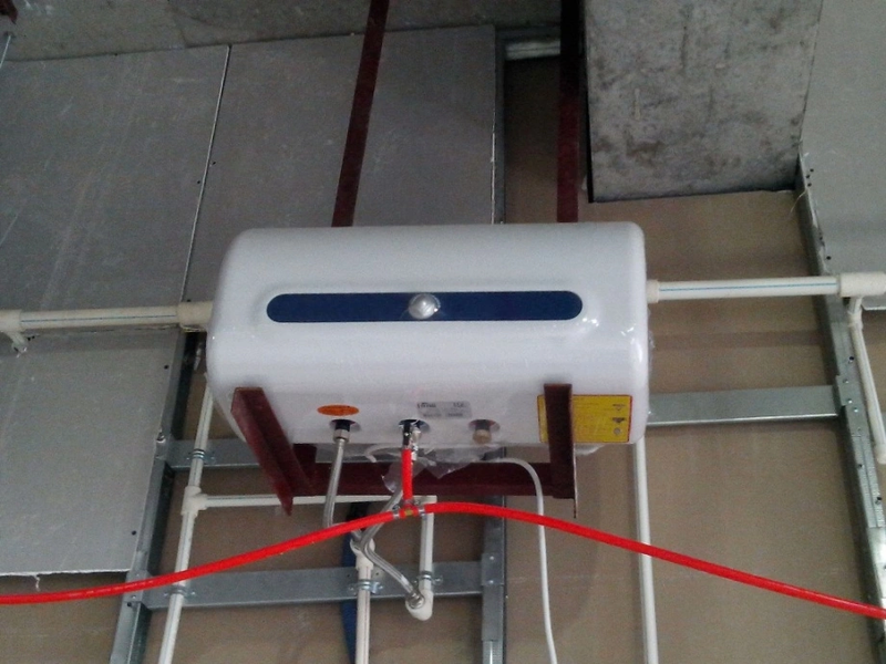 may nuoc nong bi ro ri dien