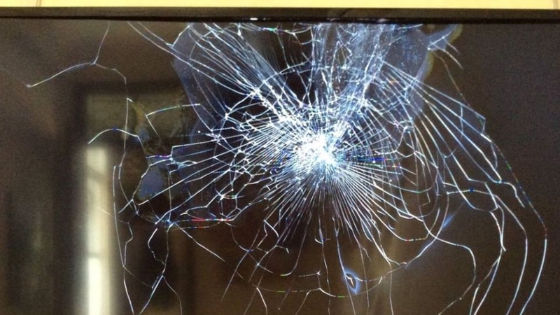 sửa tivi bị vỡ màn hình 2