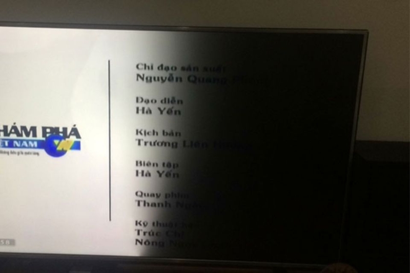 Chi phí sửa tivi bị đen góc màn hình