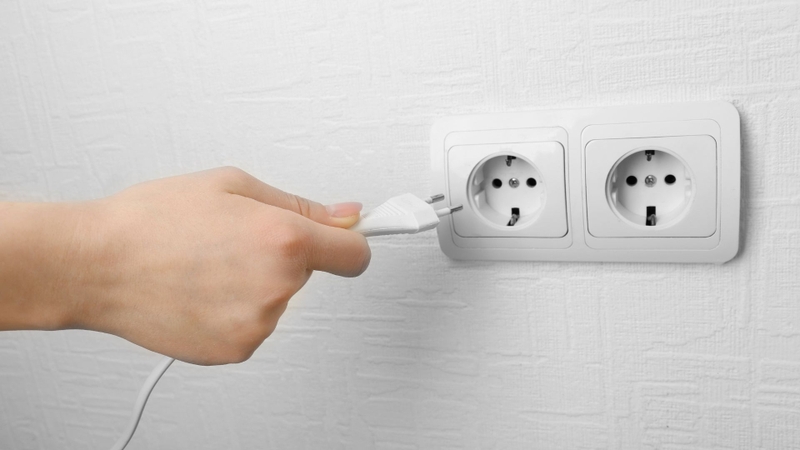 Kiểm tra ổ cắm và nguồn điện