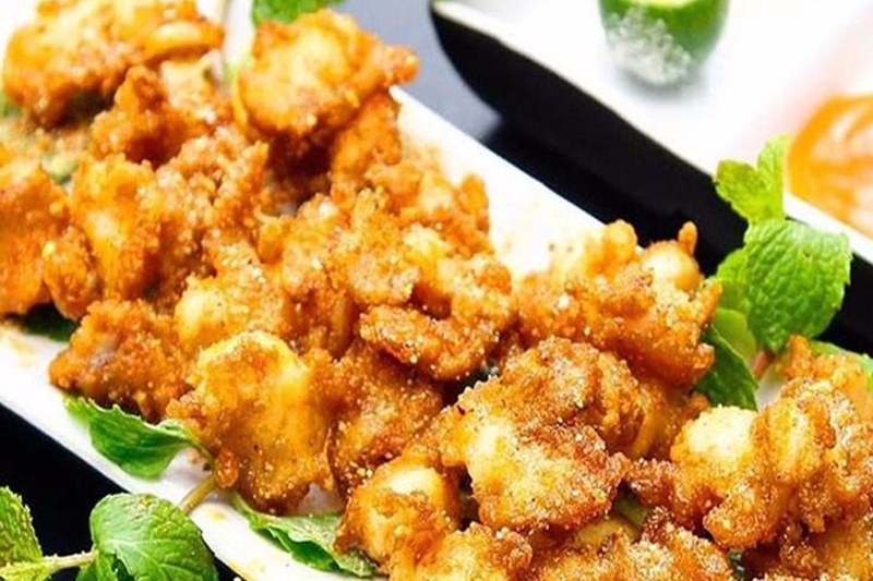 Sụn gà rang muối vừa thơm ngon lại có giá trị dinh dưỡng cao.