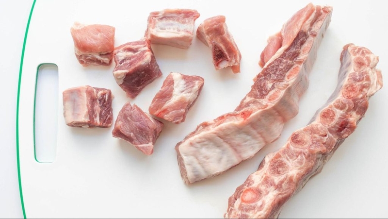 sườn chiên khoai lang bằng chảo chống dính 2