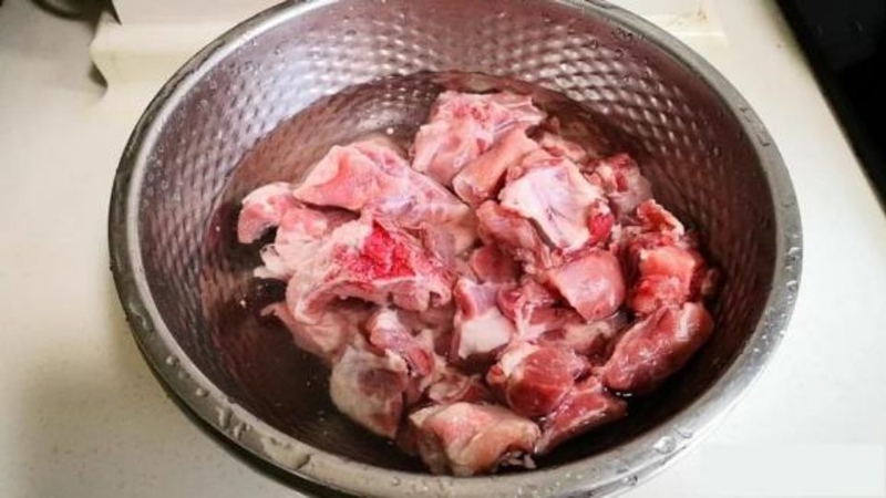 Bước 1: Sơ chế nguyên liệu