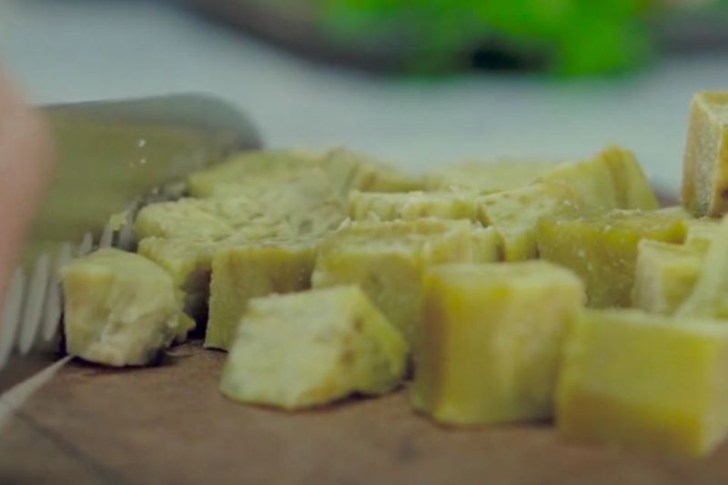Hấp và xay nhuyễn khoai