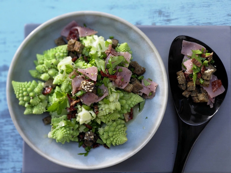 Súp Lơ San Hô (Romanesco Broccoli)