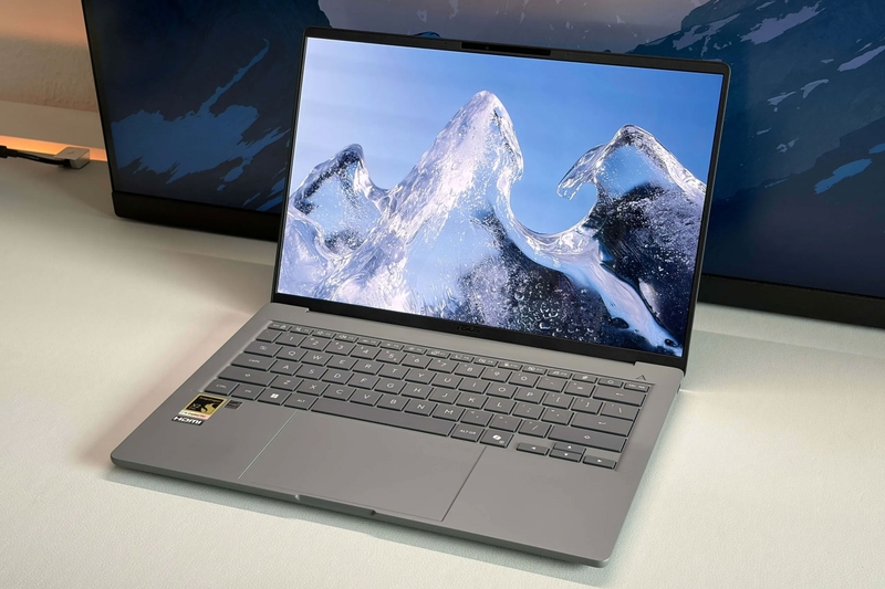 surface-laptop-8-nang-cap-snapdragon-x2-209827-1.jpg