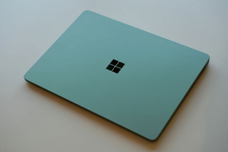 surface-laptop-8-nang-cap-snapdragon-x2-209827-5.jpg