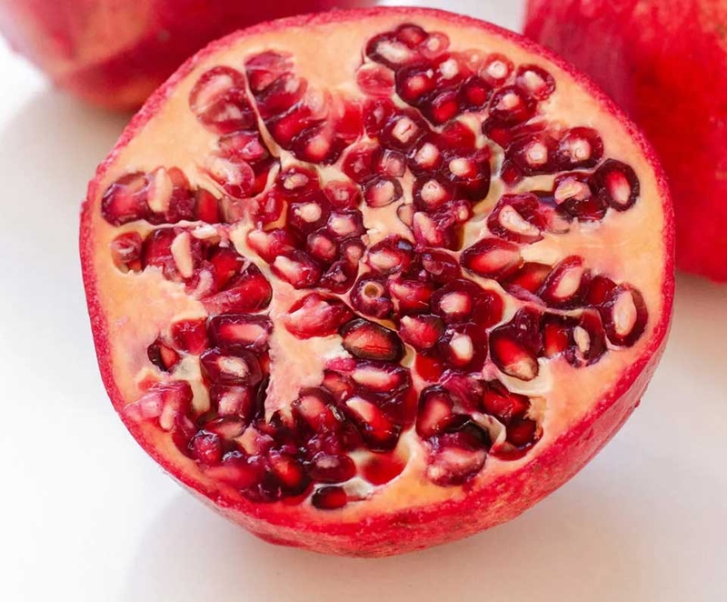 Tách hạt lựu bằng thìa - 09