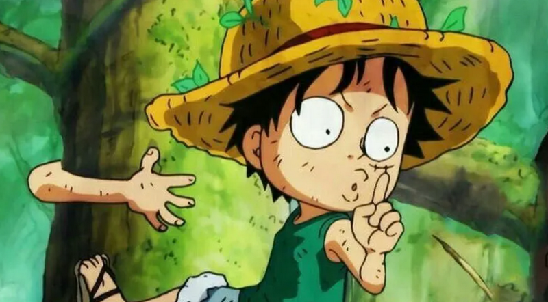 Luffy sống cùng với ông nội là Monkey D. Garp