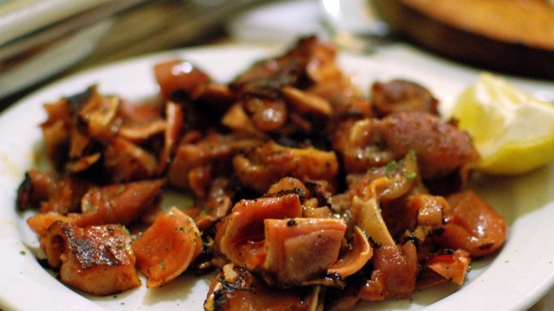 Những lưu ý khi làm món tai heo nướng sa tế