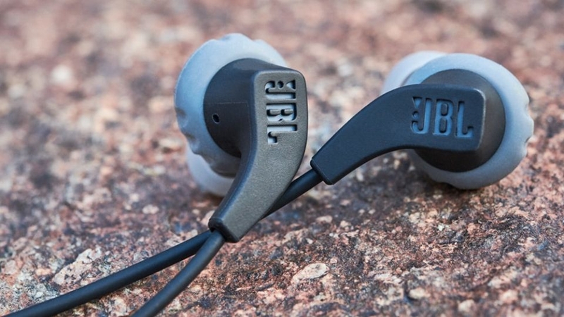 Tai nghe JBL bảo hành bao lâu? 4