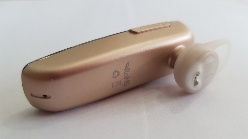 Headphone Ivalue Y933 thiết kế gọn nhẹ và có móc đeo lên trên vành tai