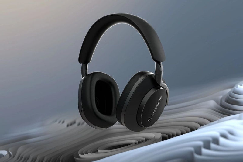 Bowers & Wilkins Px8