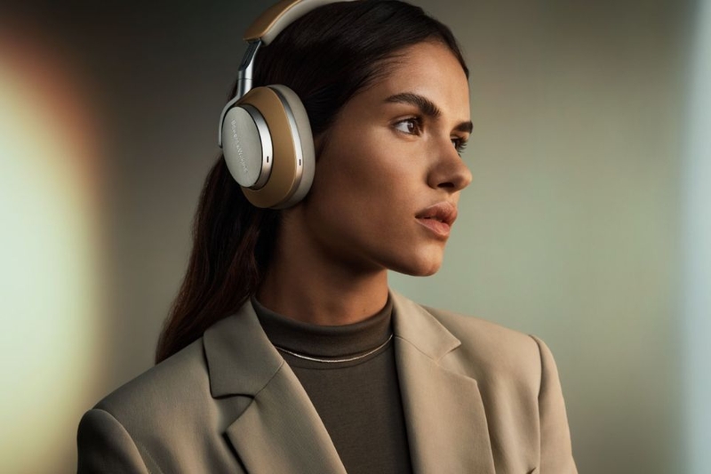 Bowers & Wilkins Px8 điều chỉnh dễ dàng