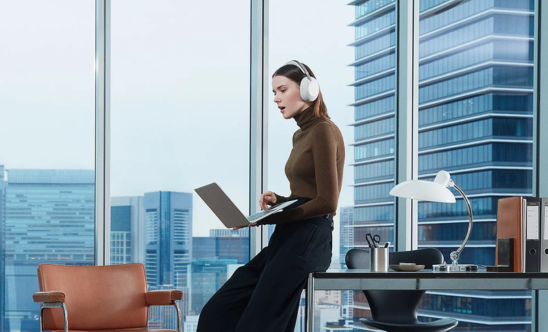tai-nghe-bluetooth-choang-dau-chong-on-sony-wh-1000x-the-collexion-4.webp