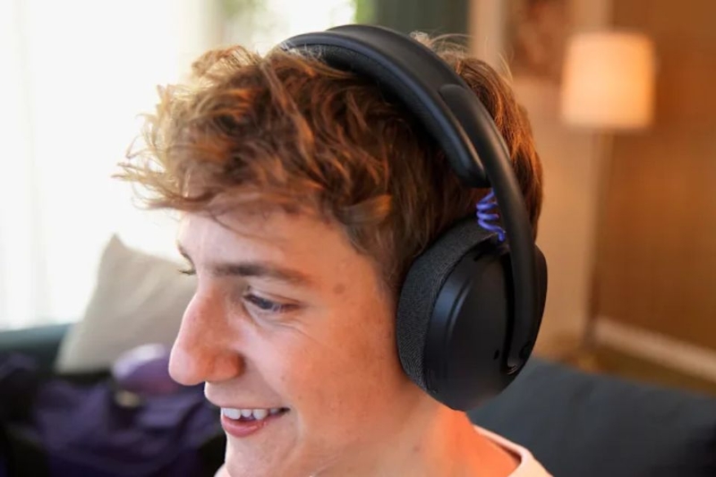 Tai nghe Bluetooth choàng đầu Gaming Logitech G325 Lightspeed - Thiết kế nhẹ nhàng, đeo thoải mái suốt ngày dài