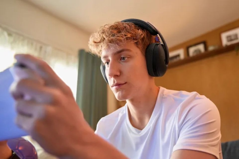 Tai nghe Bluetooth choàng đầu Gaming Logitech G325 Lightspeed - Pin bền bỉ, sử dụng xuyên suốt cả ngày
