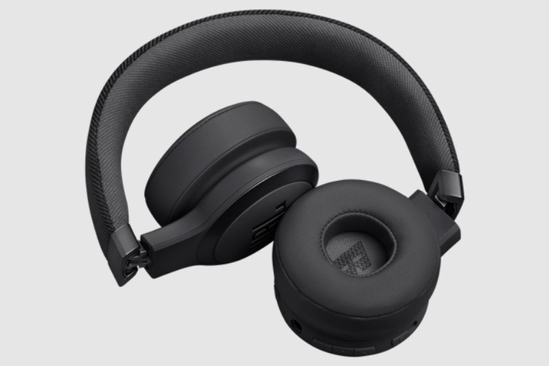 Tai nghe chụp tai JBL Live 670NC chất âm chắc khoẻ