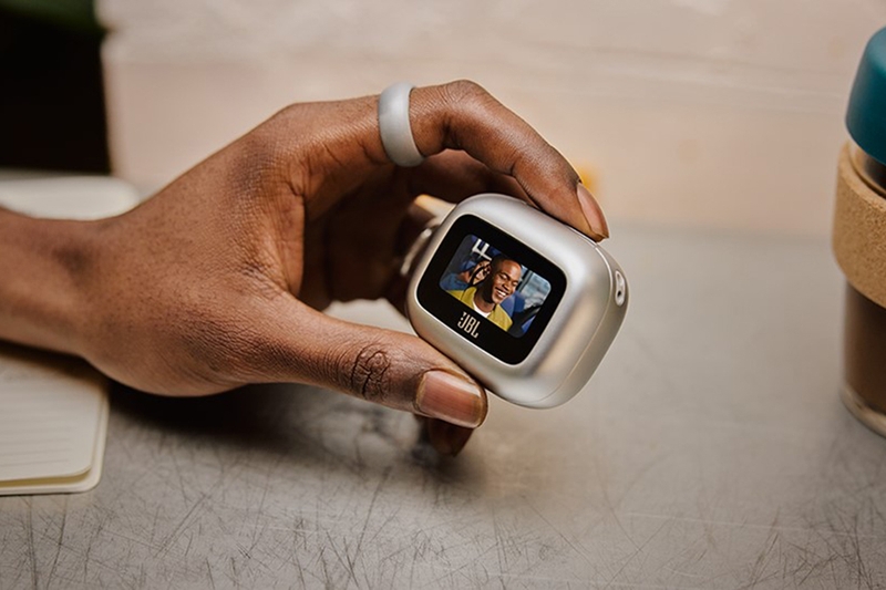 Tai nghe JBL Live Beam 3 màn hình thông minh