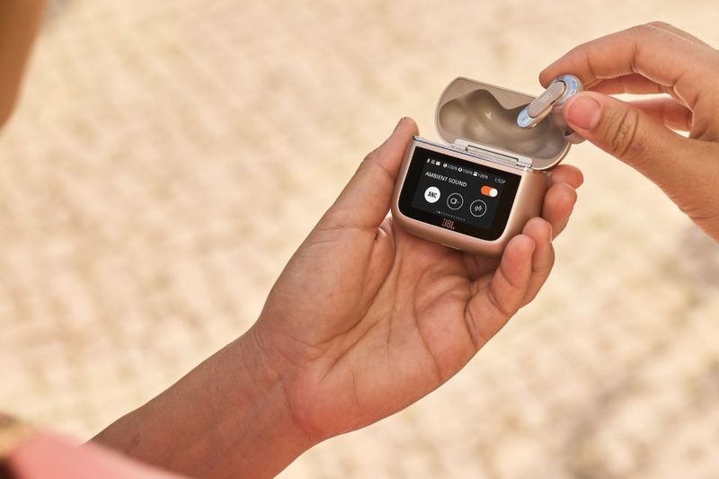 tai-nghe-bluetooth-nhet-tai-jbl-tour-pro-3-2.jpg