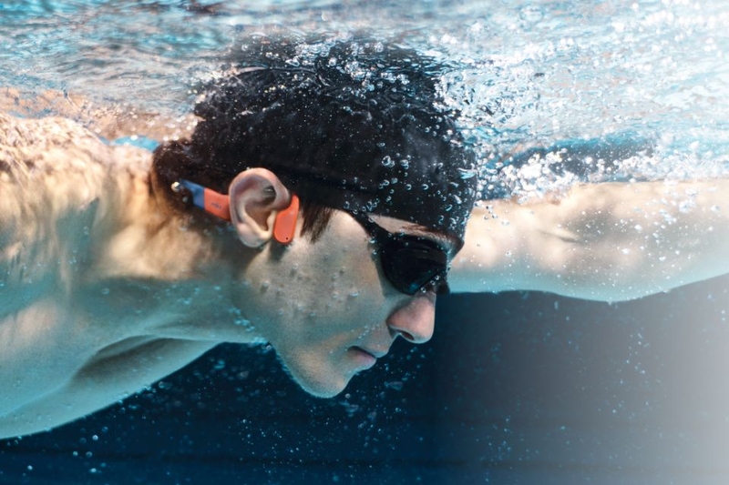 Shokz OpenSwim Pro lên đến 9h nghe nhạc