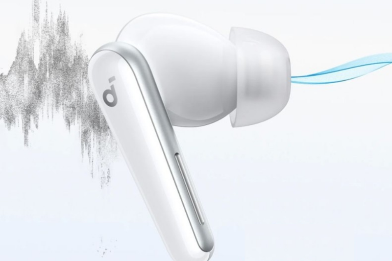 Soundcore Liberty 5 có thiết kế nhỏ gọn, ANC thông minh và thời lượng pin phù hợp với người thường xuyên di chuyển