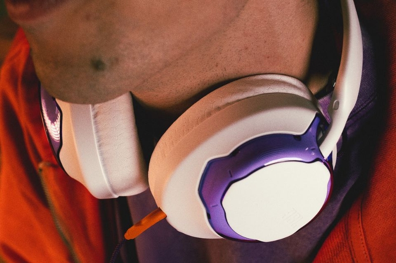 Tai nghe có dây choàng đầu JBL Quantum 250 - Tương thích với nhiều nền tảng và thiết bị khác nhau