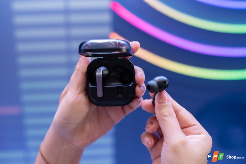tai-nghe-galaxy-buds4-ra-mat-co-gi-moi-201540-7.jpg