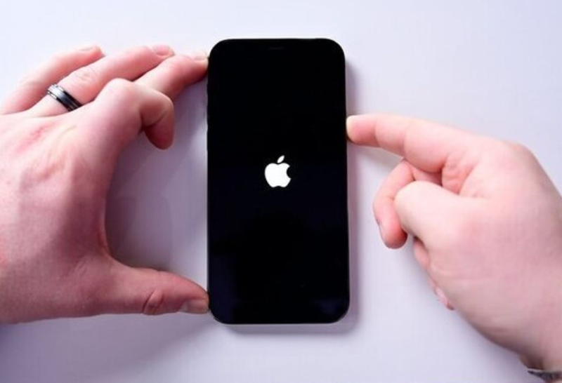 Tại sao không bật được đèn pin trên iPhone - hình 7