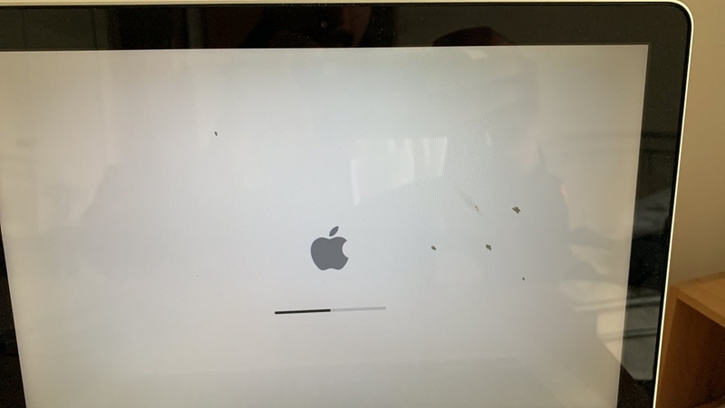 Tấm chắn màn hình laptop là gì?