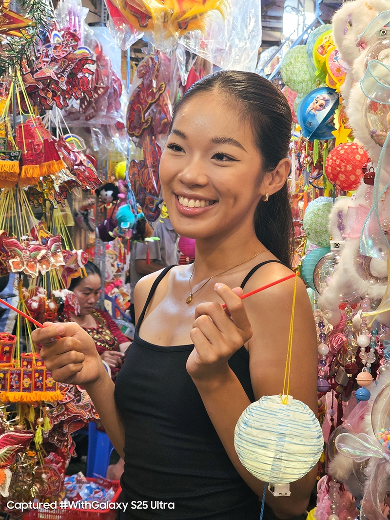 tan-huong-dem-trang-cung-galaxy-s25-ultra (1).jpg