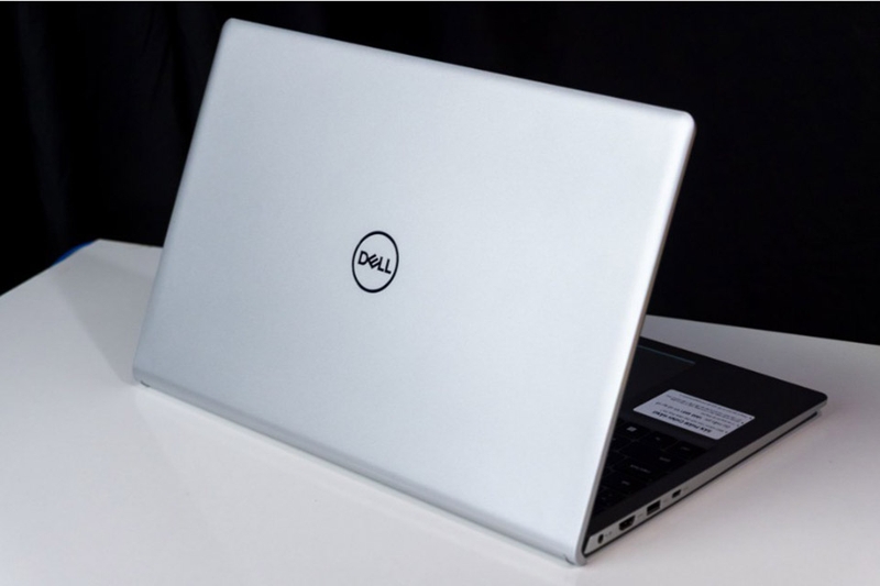 tan-sinh-vien-nen-mua-laptop-nao-3.jpg