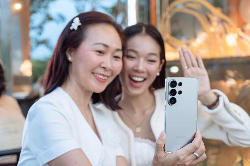 Tặng mẹ Galaxy S26 Ultra, cùng mẹ sống lại đam mê chụp ảnh thời thanh xuân 16