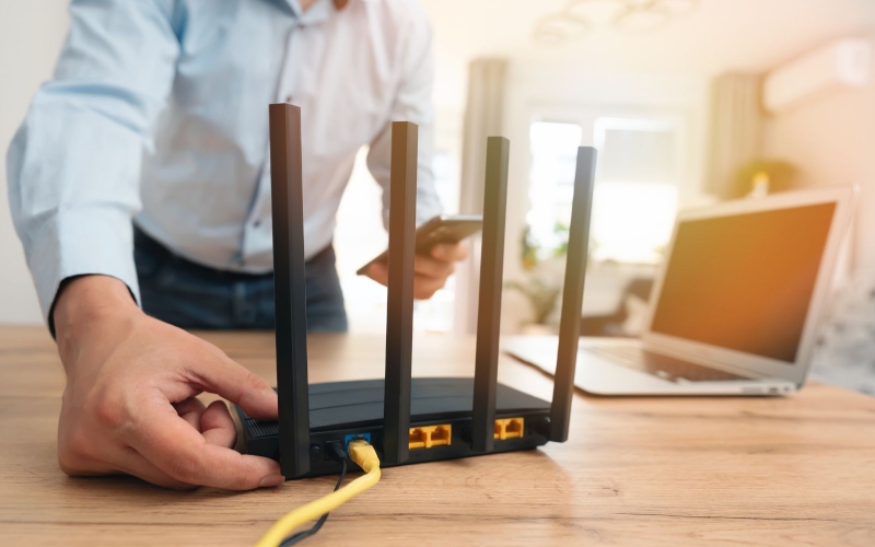 Khởi động lại modem và router định kỳ