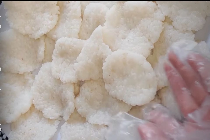 tạo hình bánh gạo mật ong