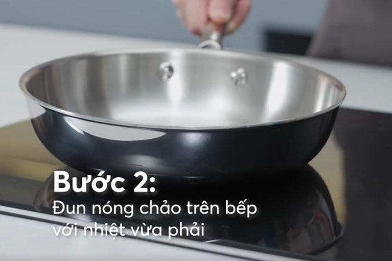 Hướng dẫn cách tạo lớp chống dính tự nhiên cho chảo inox (hình 4)