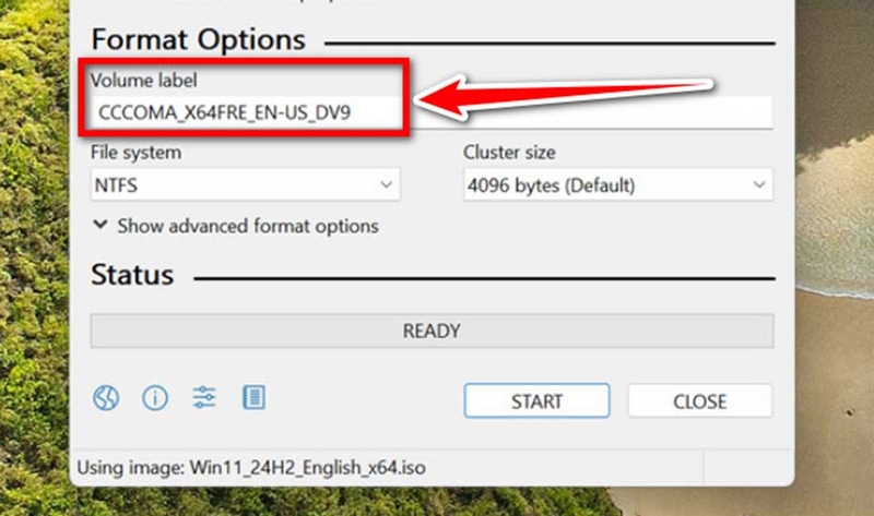 Đặt tên USB Boot và giữ tùy chọn định dạng phù hợp