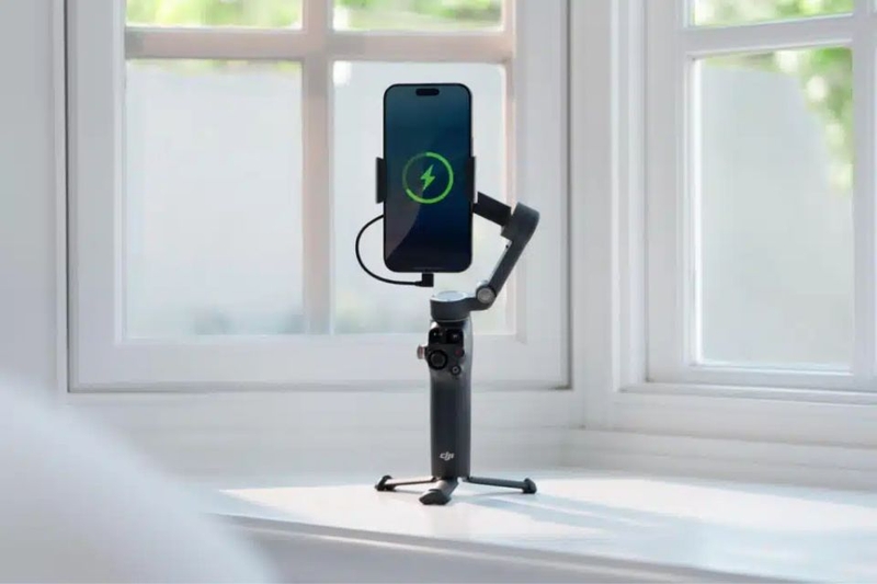 Thời lượng pin dài và khả năng sạc ngược tiện lợi